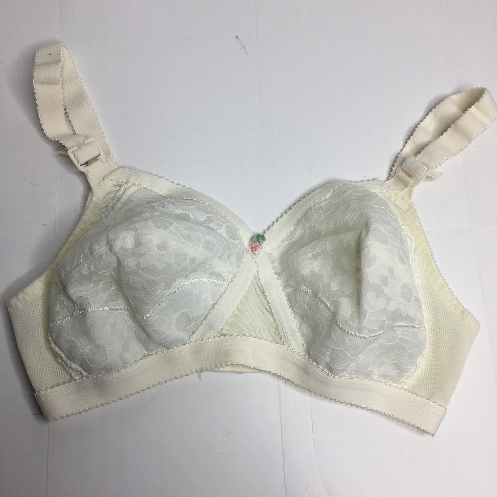 Vintage 34C Playtex Cross Your Heart Fiberfill Bra